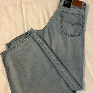 Levi's  Relaxed Fit Light Blue Jeans🌹⬇️